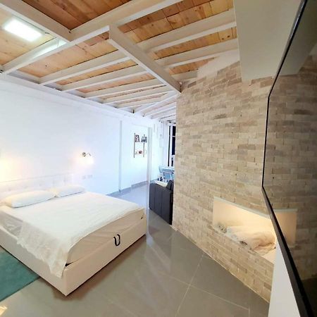 Agas Holiday Apartments - Gai Boutique Тиберия Екстериор снимка