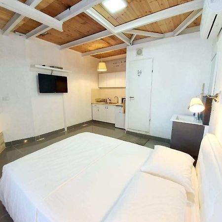 Agas Holiday Apartments - Gai Boutique Тиберия Екстериор снимка