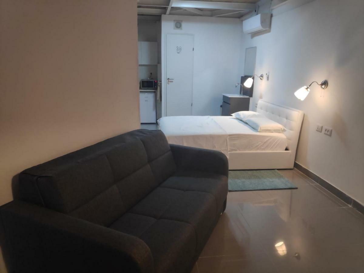 Agas Holiday Apartments - Gai Boutique Тиберия Екстериор снимка