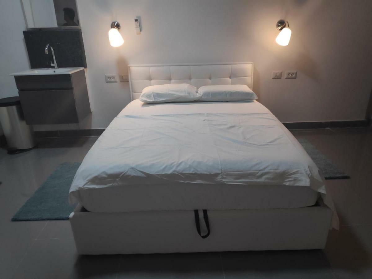 Agas Holiday Apartments - Gai Boutique Тиберия Екстериор снимка